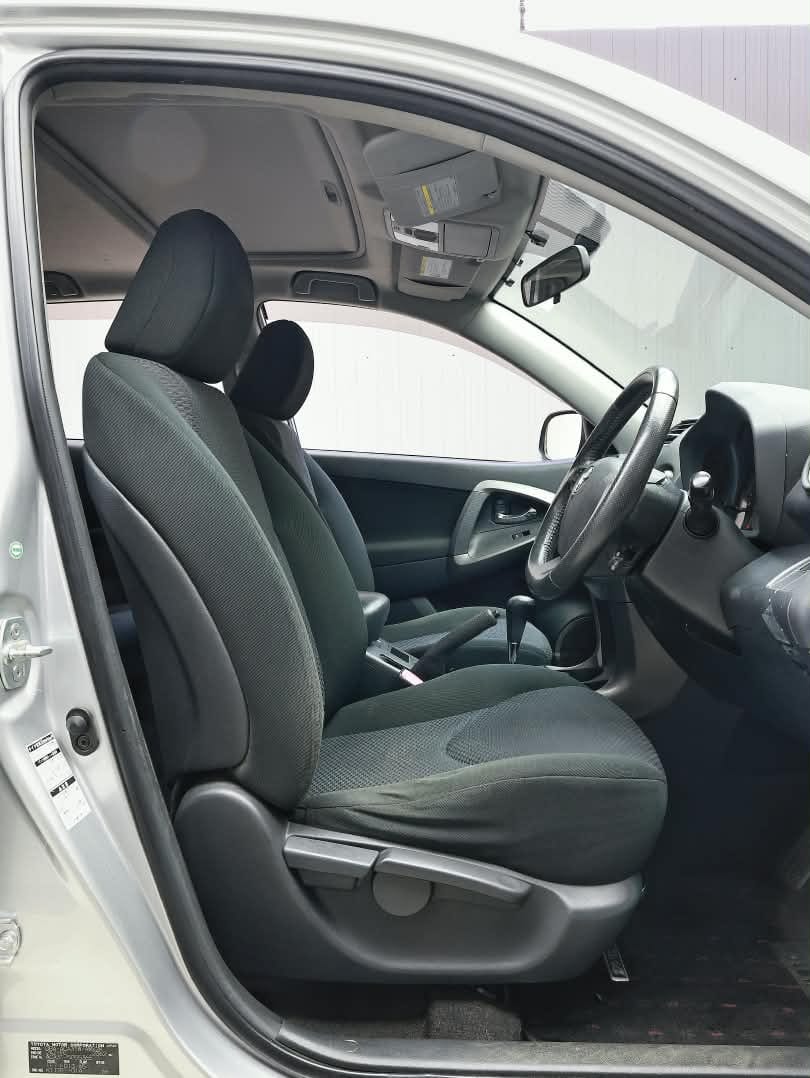 2013 Toyota RAV-4 STYLE image-7