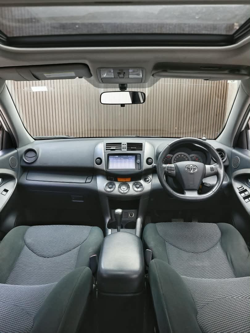 2013 Toyota RAV-4 STYLE image-9