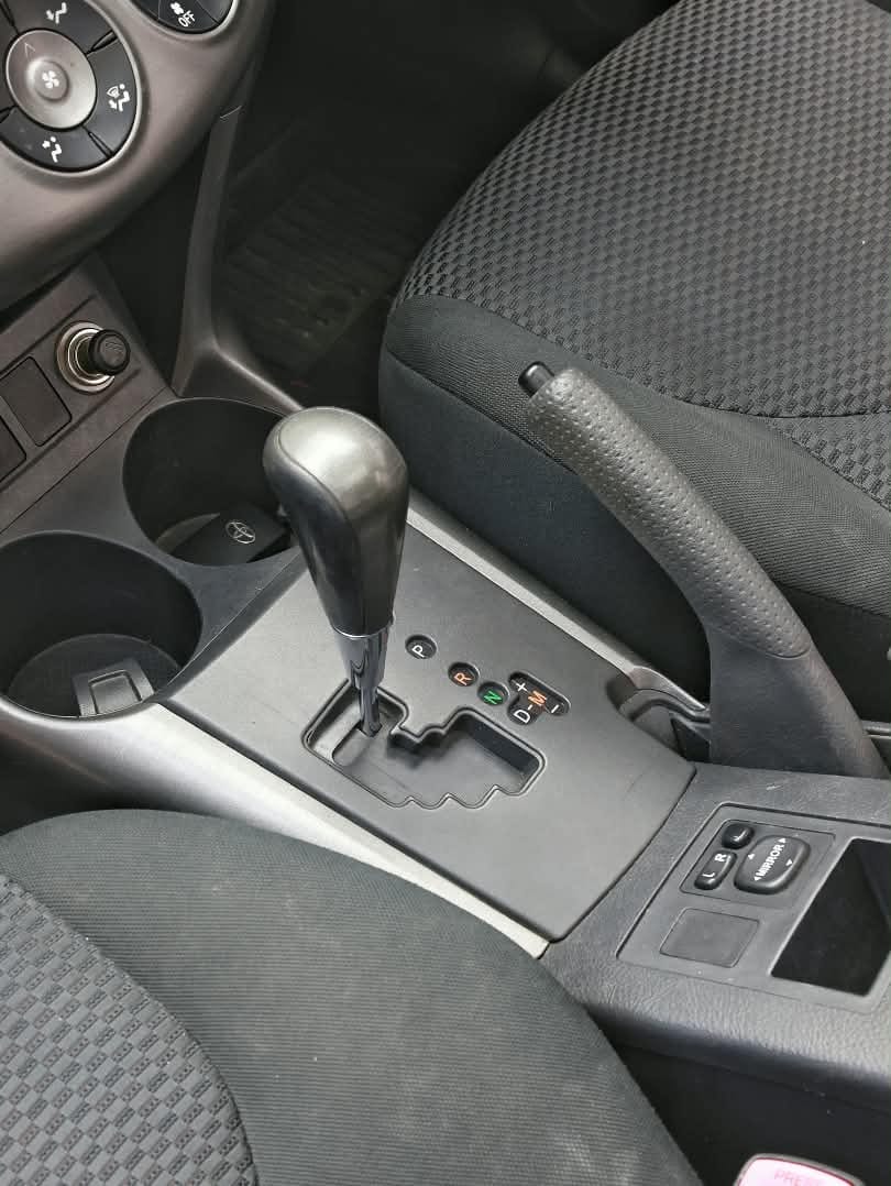 2013 Toyota RAV-4 STYLE image-12