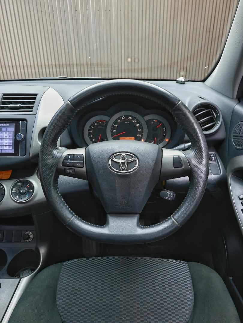 2013 Toyota RAV-4 STYLE image-11