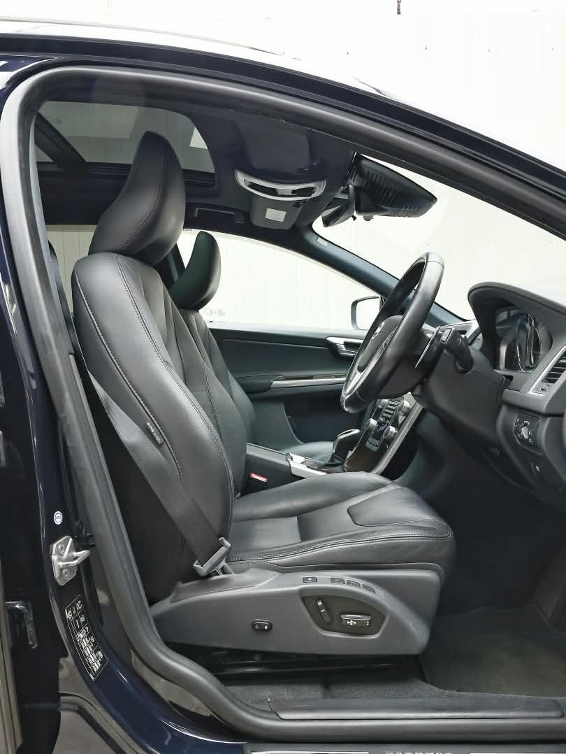 2017 Volvo XC60 D4 CLASSIC image-7