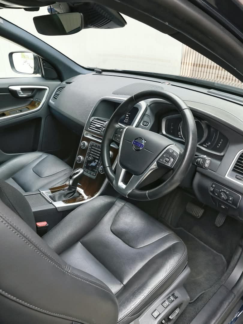 2017 Volvo XC60 D4 CLASSIC image-10