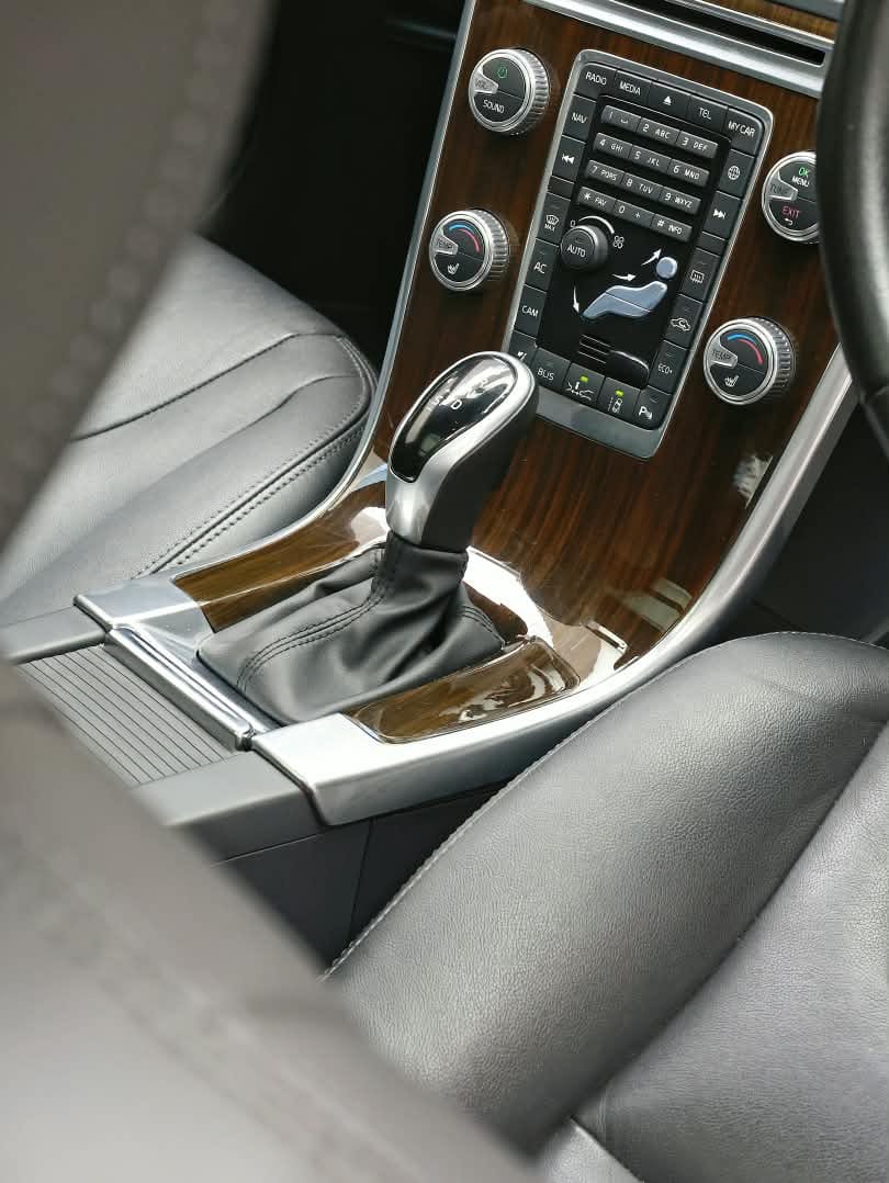 2017 Volvo XC60 D4 CLASSIC image-13