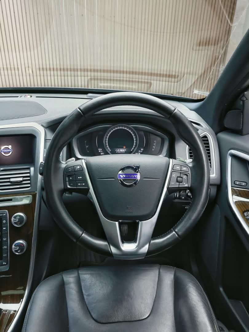 2017 Volvo XC60 D4 CLASSIC image-12